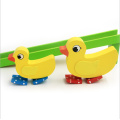 горячая продажа ЭКО-дружественных детские игрушки деревянные вприпрыжку утка 